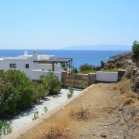 Traditional Cycladic House On The Beach In Holiday home